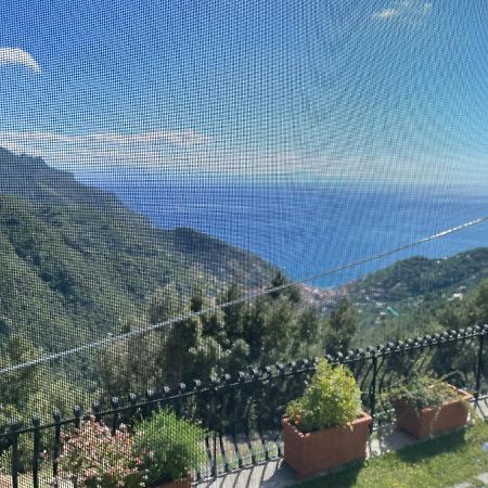 Bed and Breakfast La Dacia Di Gina Равелло Экстерьер фото