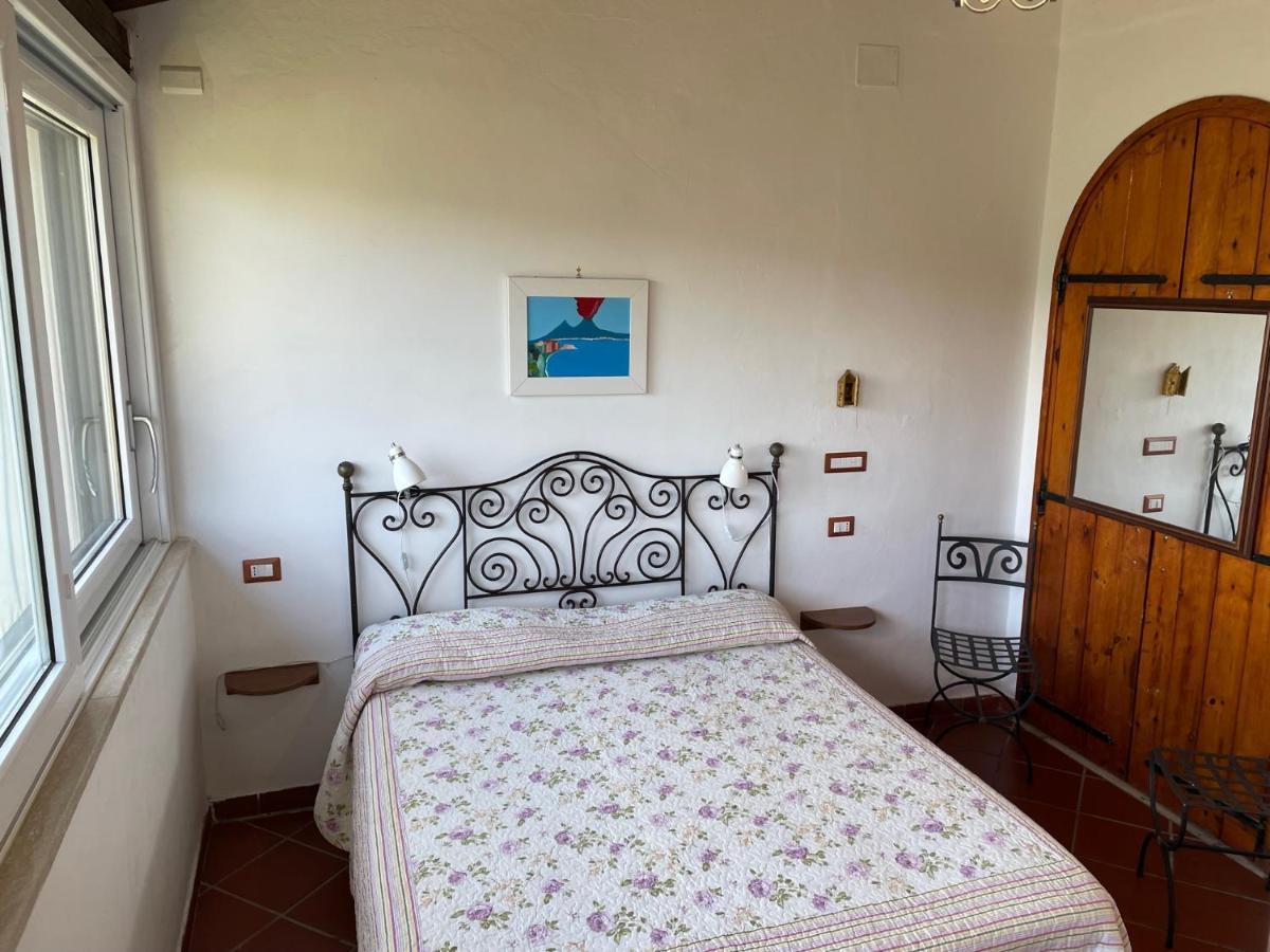 Bed and Breakfast La Dacia Di Gina Равелло Экстерьер фото